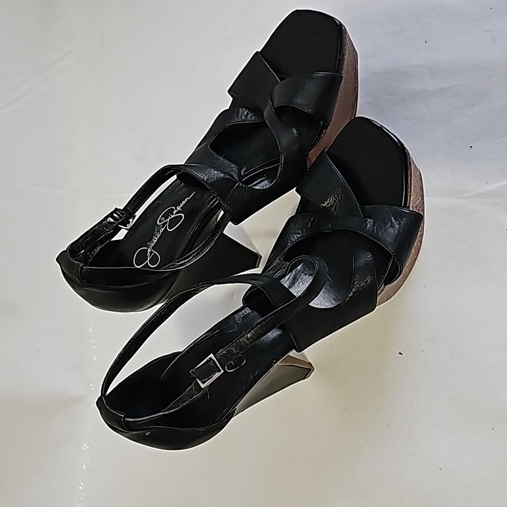 Jessica Simpson Platform Sandals - Picture 2 of 10